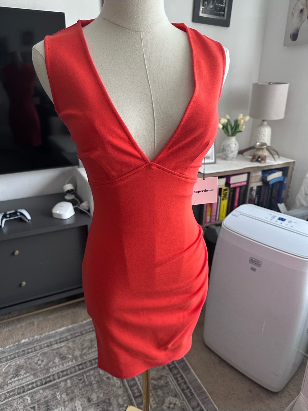 superdown Red V-Neck Mini Bodycon Dress - Picture 4 of 7